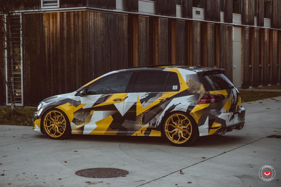  Volkswagen Golf R on Vossen Wheels (HC-3) 2017 года  (фото 19 из 36)